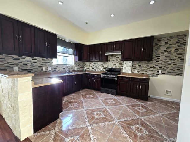 6641 Midfield Drive, Houston, TX 77092