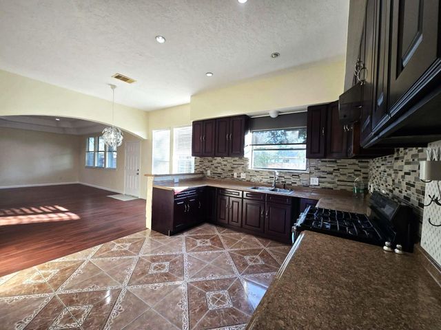 6641 Midfield Drive, Houston, TX 77092