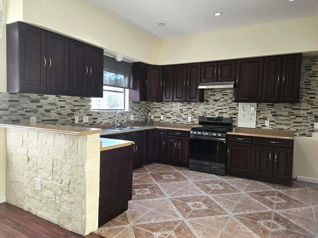 6641 Midfield Drive, Houston, TX 77092