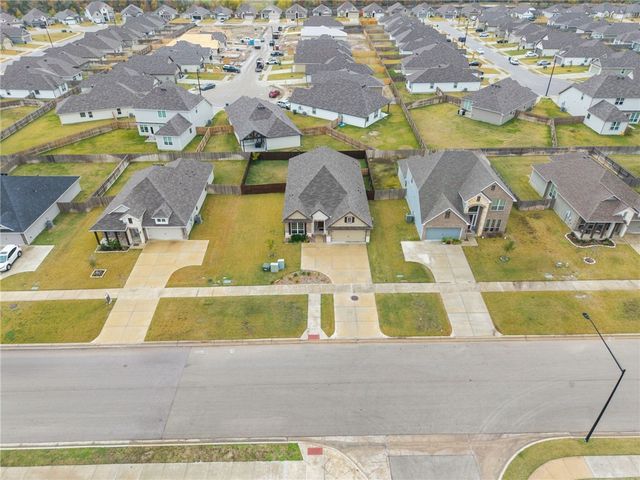 2050 Viva Road, Bryan, TX 77807