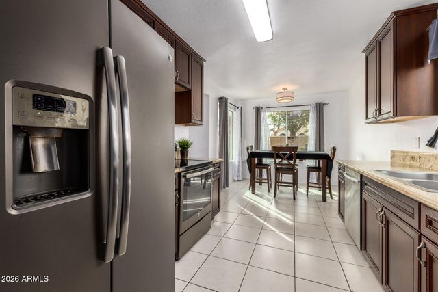 4313 E DESERT TRUMPET Road, Phoenix, AZ 85044