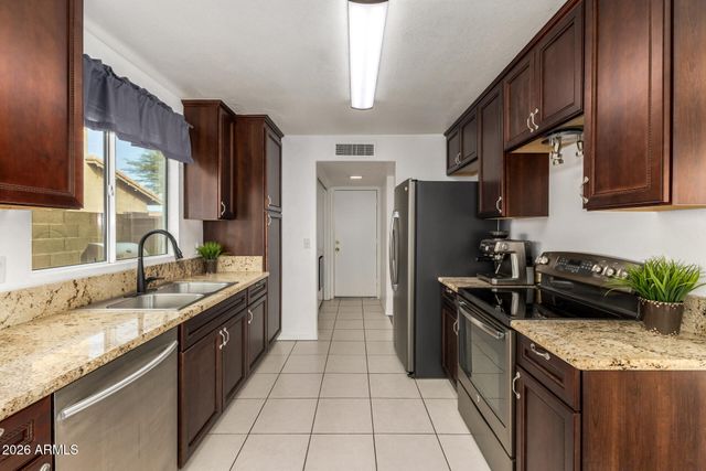 4313 E DESERT TRUMPET Road, Phoenix, AZ 85044