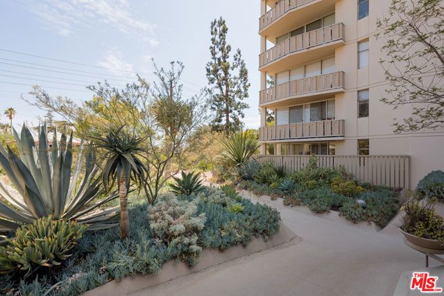 4455 Los Feliz Boulevard 207, Los Angeles, CA 90027