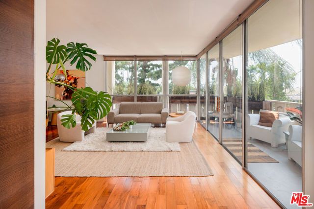 4455 Los Feliz Boulevard 207, Los Angeles, CA 90027