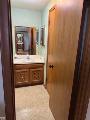 6840 Flintlock Ridge, Shelby Twp, MI 48317