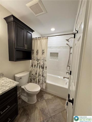 2570 Steele Lane, Forks Twp, PA 18040