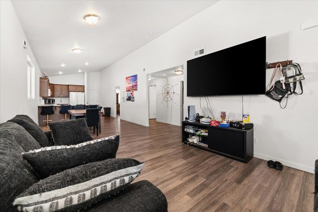 123 S TREELINE St, Airway Heights, WA 99001