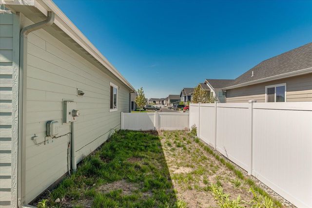 123 S TREELINE St, Airway Heights, WA 99001