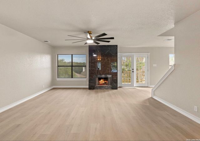 7738 Oakhill Park, San Antonio, TX 78249