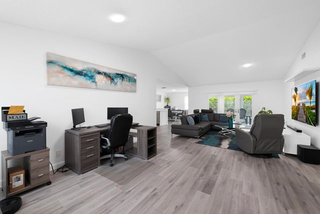 18833 Cloud Lake Circle, Boca Raton, FL 33496