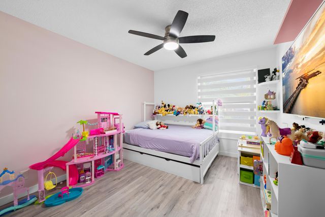 18833 Cloud Lake Circle, Boca Raton, FL 33496