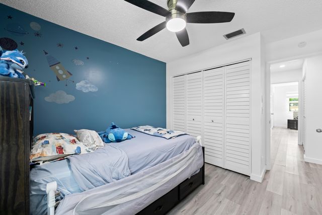 18833 Cloud Lake Circle, Boca Raton, FL 33496