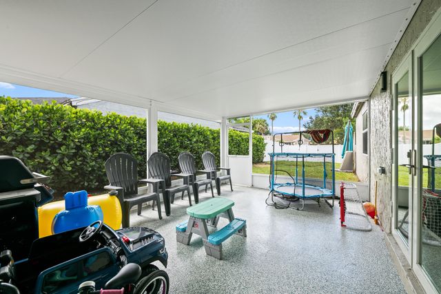 18833 Cloud Lake Circle, Boca Raton, FL 33496