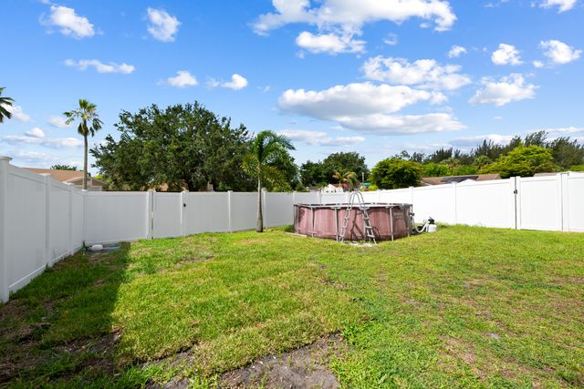 18833 Cloud Lake Circle, Boca Raton, FL 33496