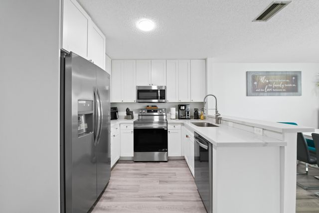 18833 Cloud Lake Circle, Boca Raton, FL 33496