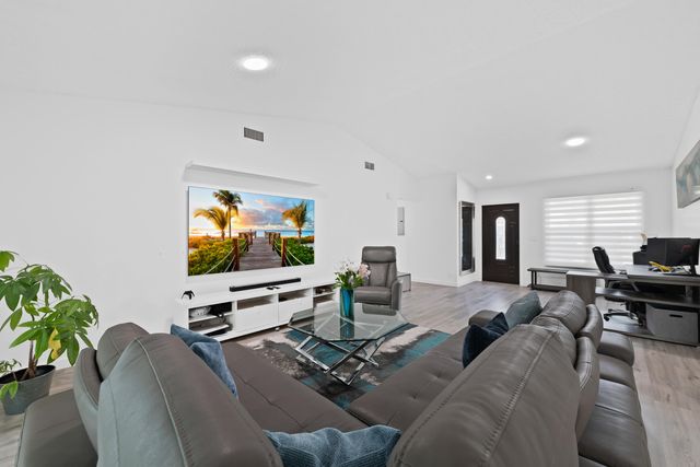 18833 Cloud Lake Circle, Boca Raton, FL 33496