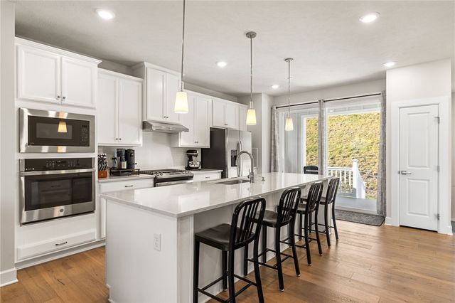 207 Spruce Lane, Canonsburg, PA 15317