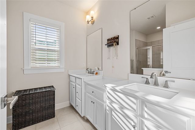 207 Spruce Lane, Canonsburg, PA 15317