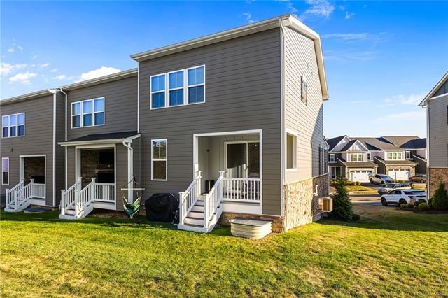 207 Spruce Lane, Canonsburg, PA 15317