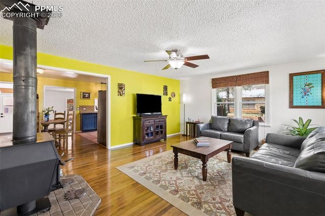 207 Beckers Lane, Manitou Springs, CO 80829