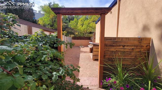 207 Beckers Lane, Manitou Springs, CO 80829