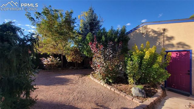 207 Beckers Lane, Manitou Springs, CO 80829