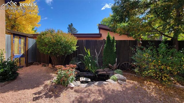 207 Beckers Lane, Manitou Springs, CO 80829