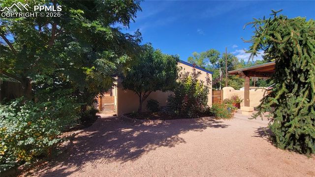 207 Beckers Lane, Manitou Springs, CO 80829