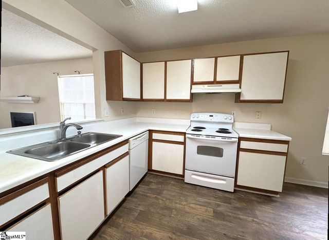 110 Hammett Grove Lane, Greer, SC 29650