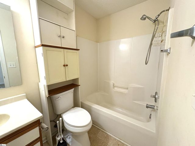 110 Hammett Grove Lane, Greer, SC 29650