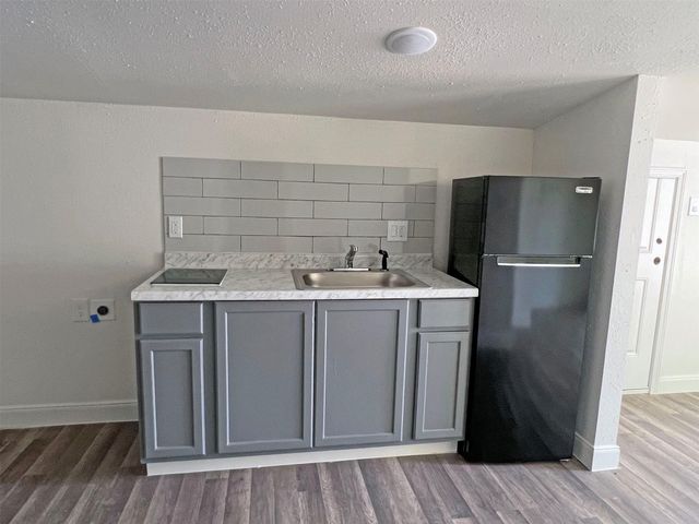 201 Eastwood Unit 5 Street 5, Houston, TX 77011