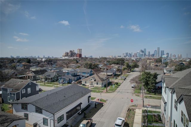 201 Eastwood Unit 5 Street 5, Houston, TX 77011