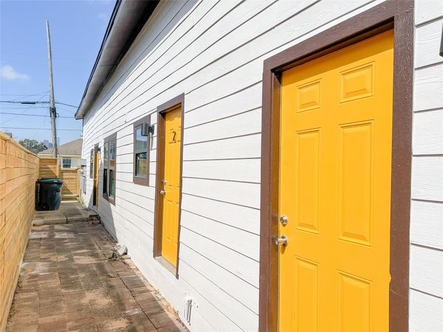 201 Eastwood Unit 5 Street 5, Houston, TX 77011