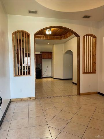 1714 W Hayes Avenue, Alton, TX 78573