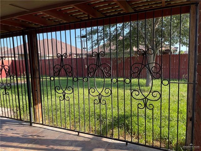 1714 W Hayes Avenue, Alton, TX 78573