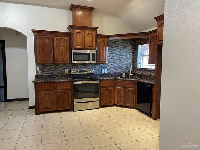 1714 W Hayes Avenue, Alton, TX 78573
