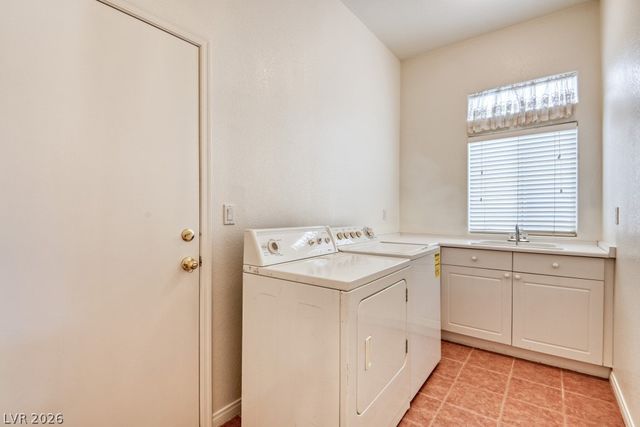 8744 Stockholm Ave, Las Vegas, NV 89147