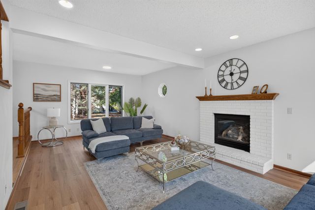 1896 Catalina Drive, Woodbury, MN 55125