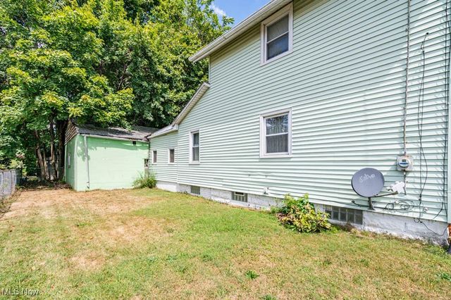 2211 17th Street NE, Canton, OH 44705