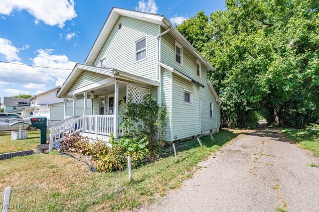 2211 17th Street NE, Canton, OH 44705