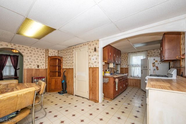 2211 17th Street NE, Canton, OH 44705