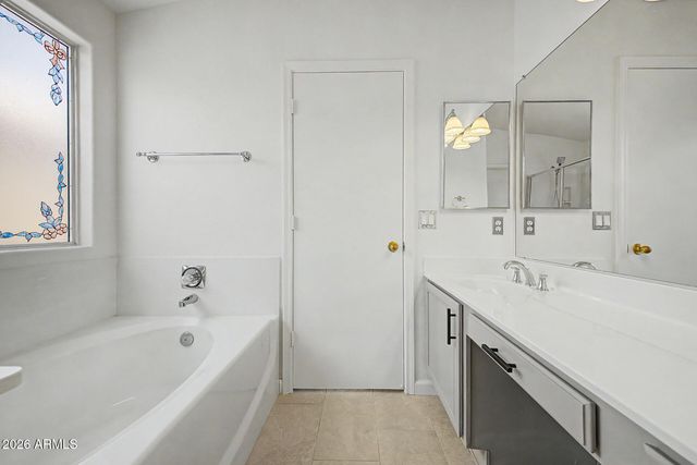 4626 E CHARLESTON Avenue, Phoenix, AZ 85032