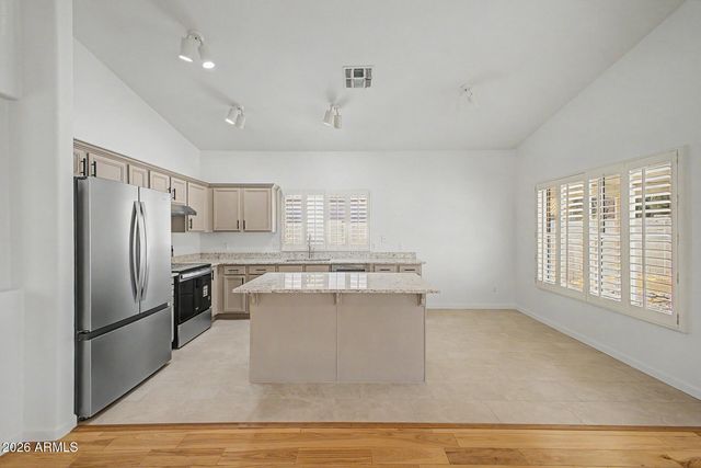 4626 E CHARLESTON Avenue, Phoenix, AZ 85032