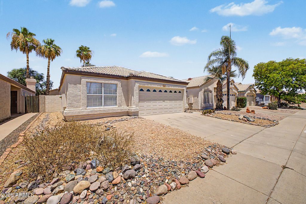 4626 E CHARLESTON Avenue, Phoenix, AZ 85032