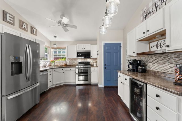 502 Killarney Lane, Valparaiso, IN 46385