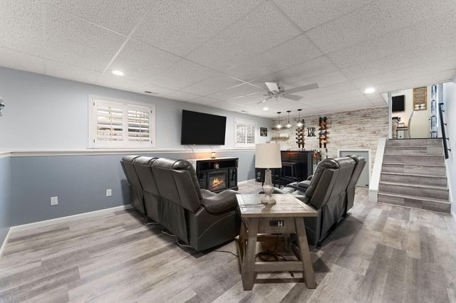 502 Killarney Lane, Valparaiso, IN 46385