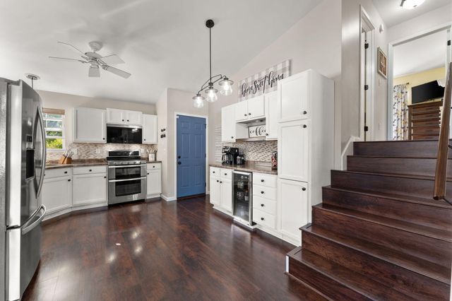 502 Killarney Lane, Valparaiso, IN 46385