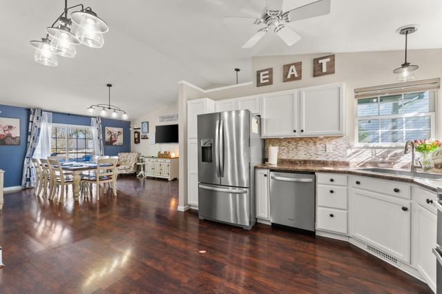 502 Killarney Lane, Valparaiso, IN 46385