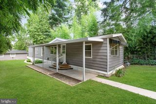 51 W MAPLE ST, Dallastown, PA 17313