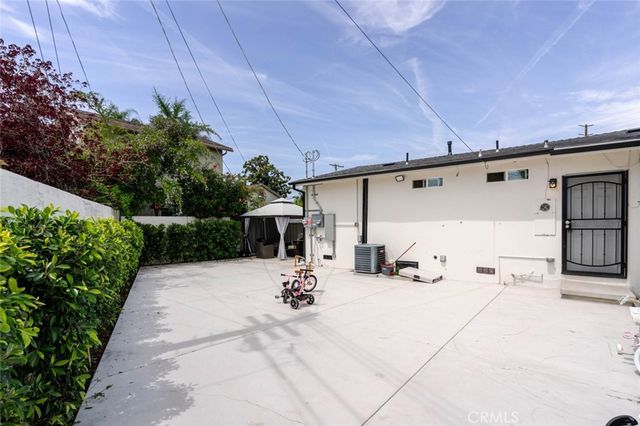 12300 Stagg, North Hollywood, CA 91605
